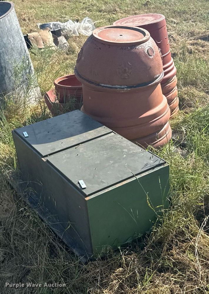 image for item ER2006 Lawn and garden equipment