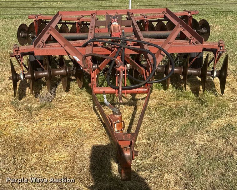 image for item ER2012 International Harvester tandem disk