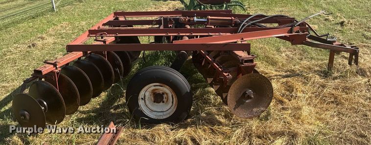 image for item ER2012 International Harvester tandem disk