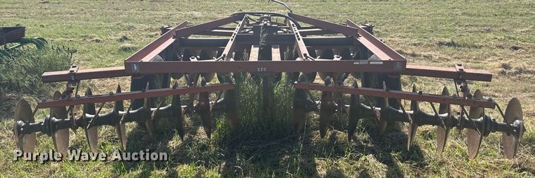 image for item ER2012 International Harvester tandem disk