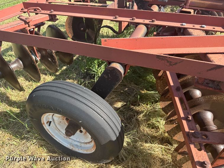 image for item ER2012 International Harvester tandem disk
