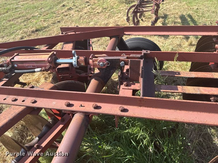 image for item ER2012 International Harvester tandem disk