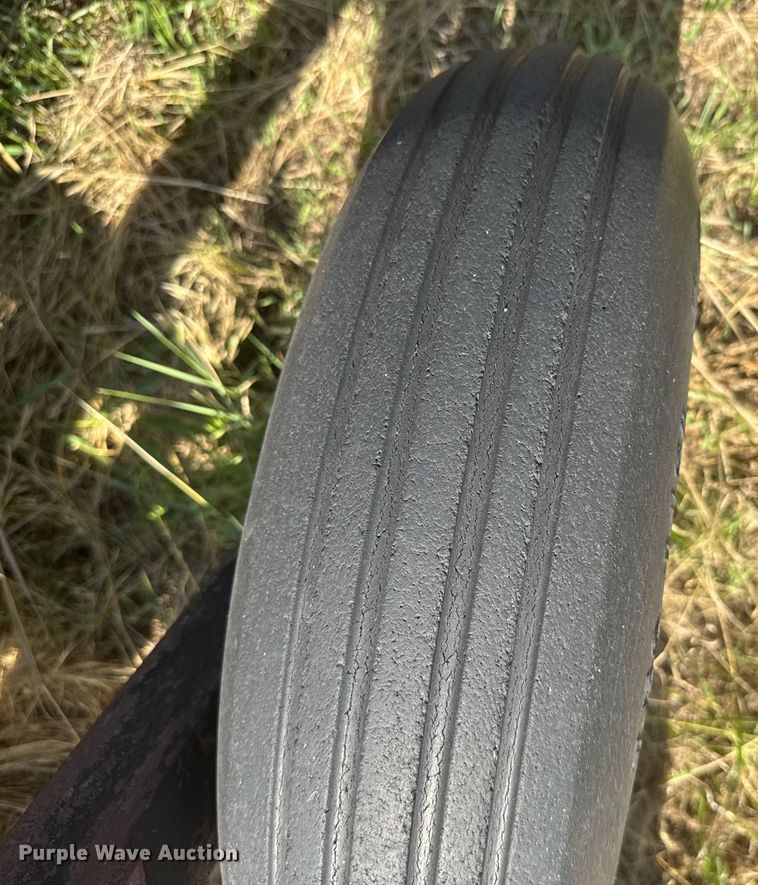 image for item ER2012 International Harvester tandem disk