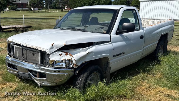 image for item ER2024 1999 Dodge Ram 1500 pickup truck