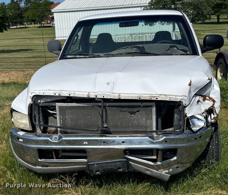 image for item ER2024 1999 Dodge Ram 1500 pickup truck