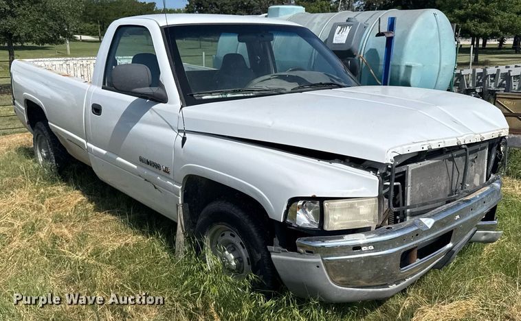 image for item ER2024 1999 Dodge Ram 1500 pickup truck