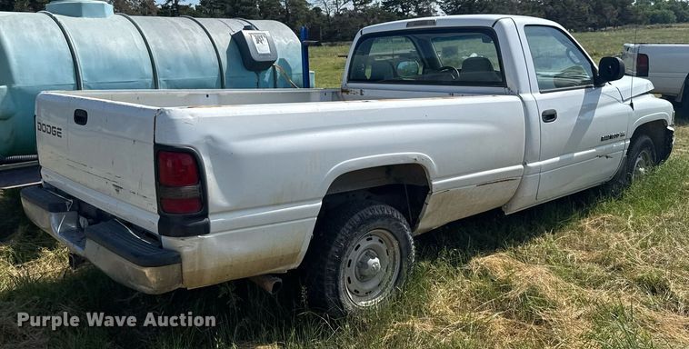 image for item ER2024 1999 Dodge Ram 1500 pickup truck