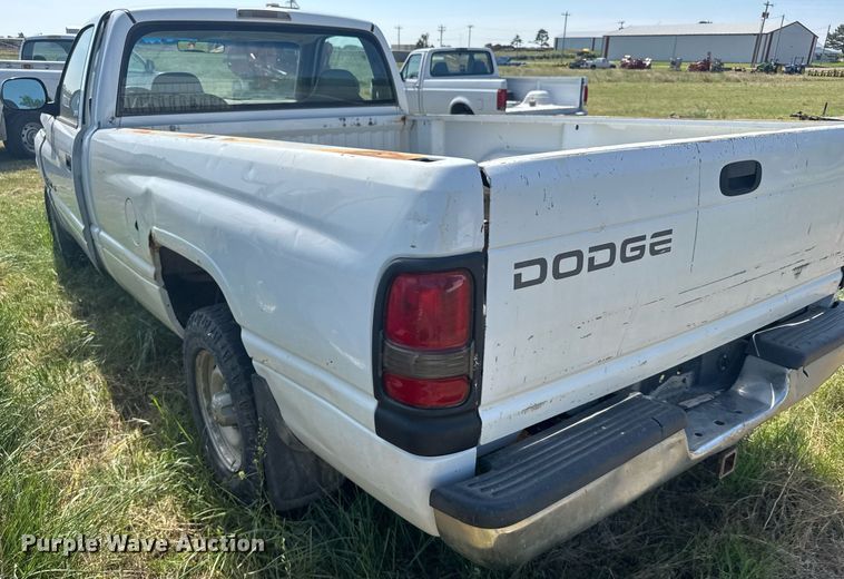 image for item ER2024 1999 Dodge Ram 1500 pickup truck