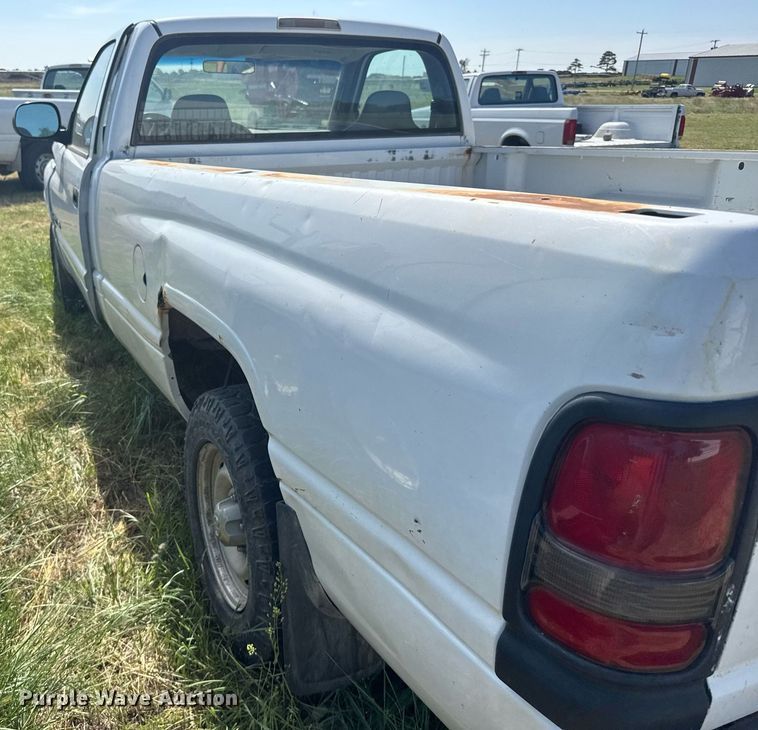 image for item ER2024 1999 Dodge Ram 1500 pickup truck