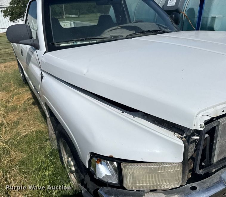 image for item ER2024 1999 Dodge Ram 1500 pickup truck