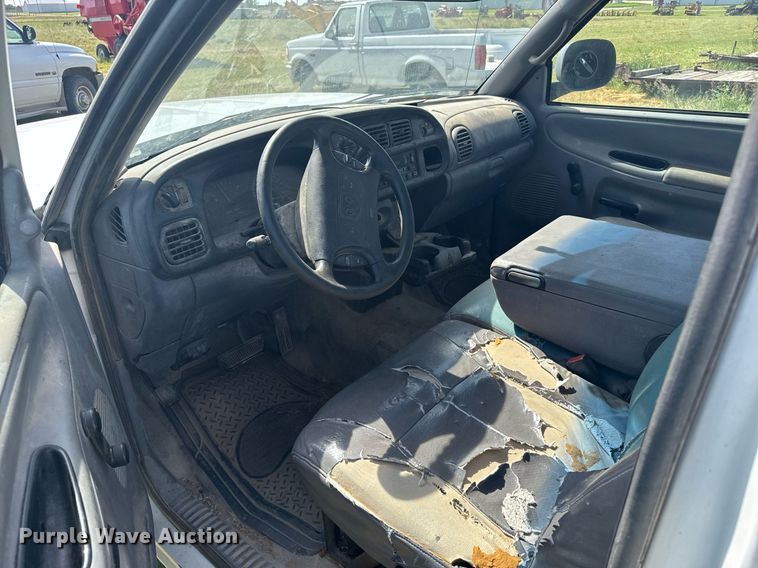 image for item ER2024 1999 Dodge Ram 1500 pickup truck