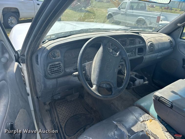 image for item ER2024 1999 Dodge Ram 1500 pickup truck