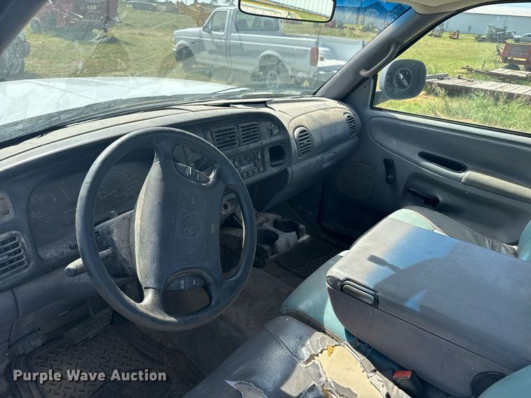 image for item ER2024 1999 Dodge Ram 1500 pickup truck