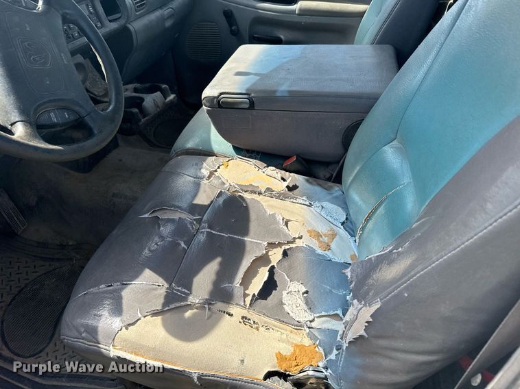 image for item ER2024 1999 Dodge Ram 1500 pickup truck