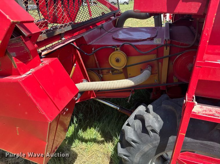 image for item ER2038 Massey Ferguson 8 combine