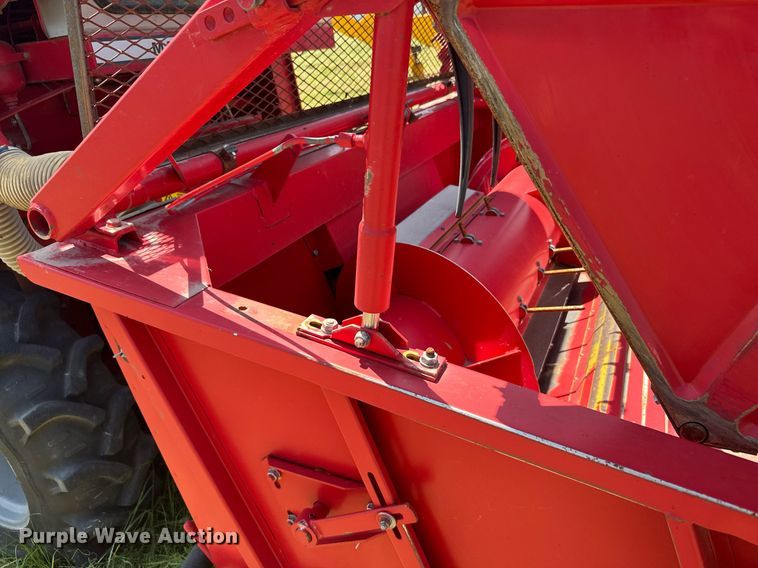 image for item ER2038 Massey Ferguson 8 combine