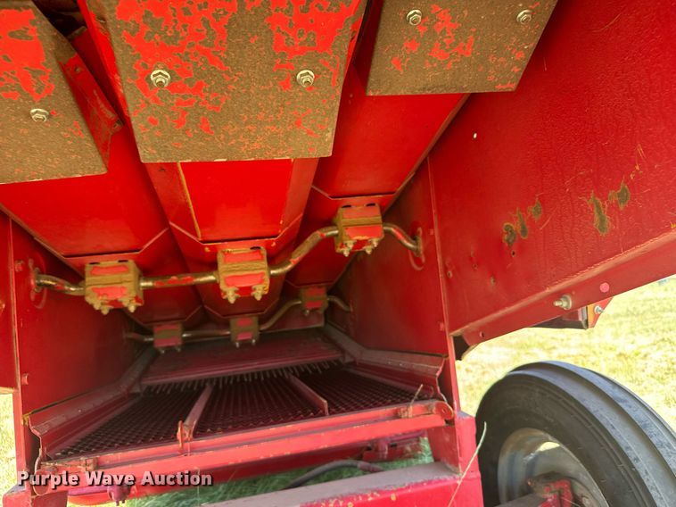 image for item ER2038 Massey Ferguson 8 combine