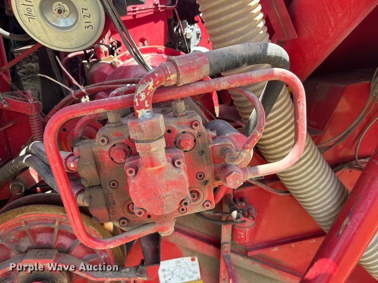 image for item ER2038 Massey Ferguson 8 combine