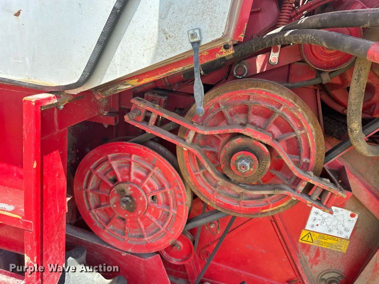 image for item ER2038 Massey Ferguson 8 combine