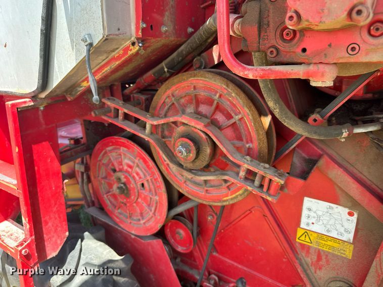 image for item ER2038 Massey Ferguson 8 combine