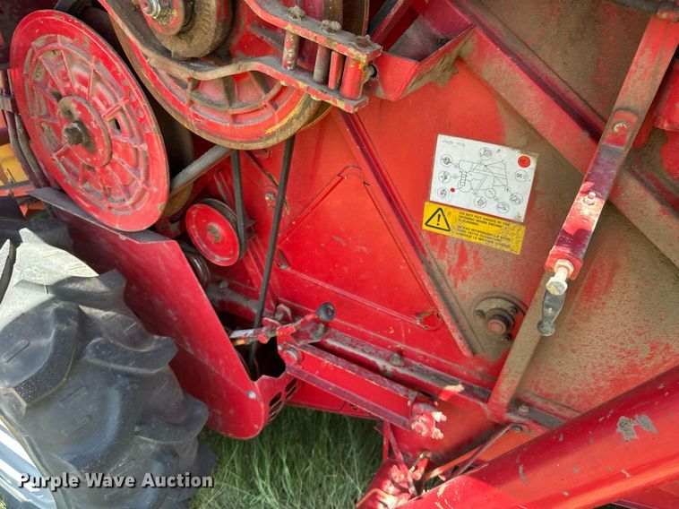 image for item ER2038 Massey Ferguson 8 combine