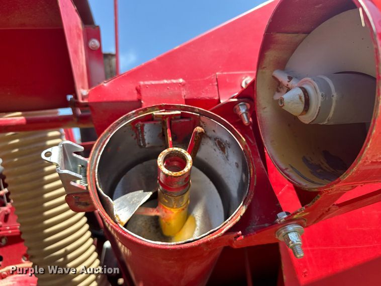 image for item ER2038 Massey Ferguson 8 combine