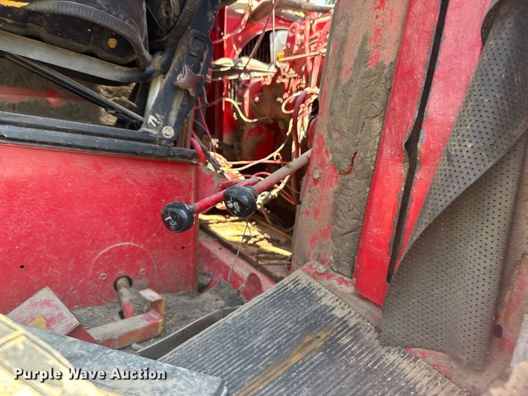image for item ER2038 Massey Ferguson 8 combine