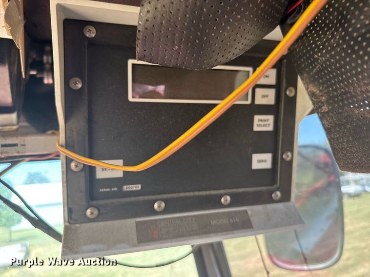 image for item ER2038 Massey Ferguson 8 combine