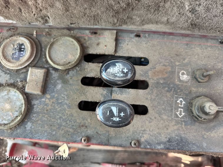 image for item ER2038 Massey Ferguson 8 combine