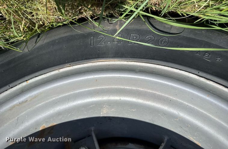 image for item ER2038 Massey Ferguson 8 combine