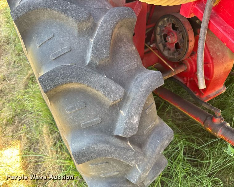 image for item ER2038 Massey Ferguson 8 combine