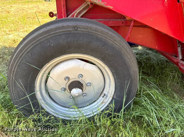 image for item ER2038 Massey Ferguson 8 combine