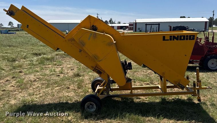 image for item ER2039 Lindig D12 topsoil shredder