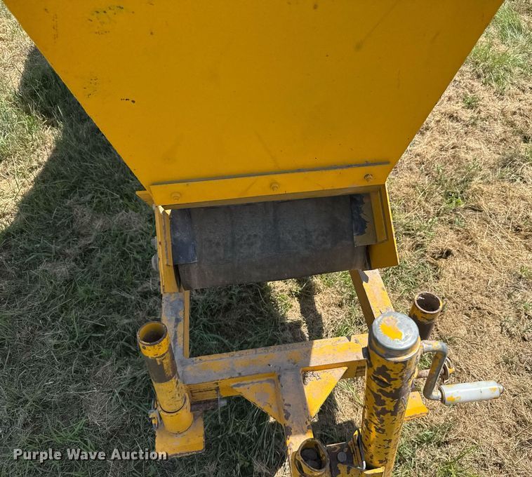 image for item ER2039 Lindig D12 topsoil shredder