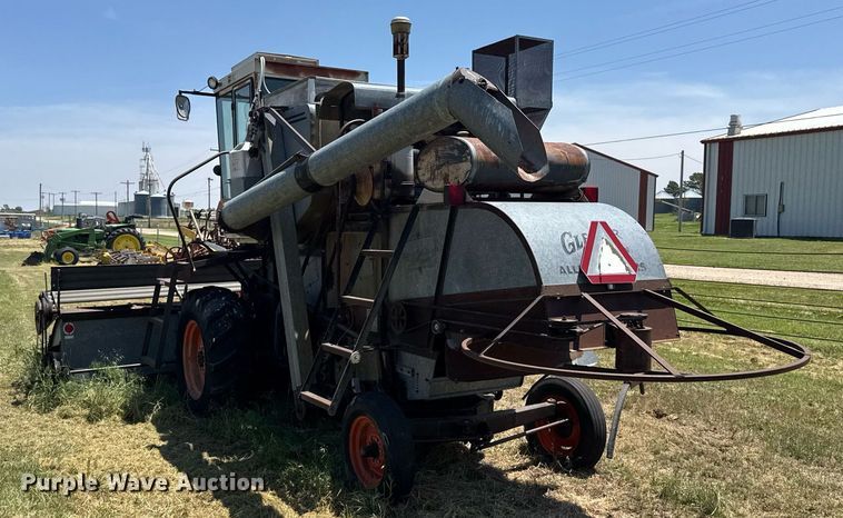 image for item ER2040 Gleaner Baldwin combine
