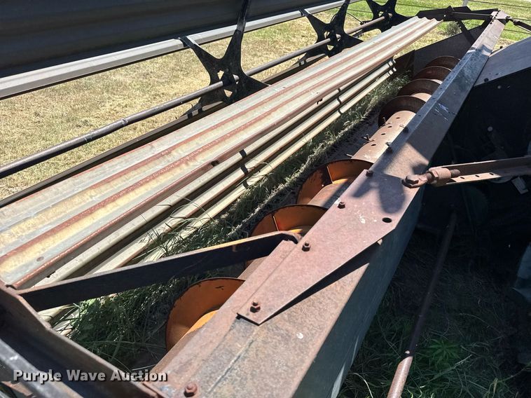 image for item ER2040 Gleaner Baldwin combine