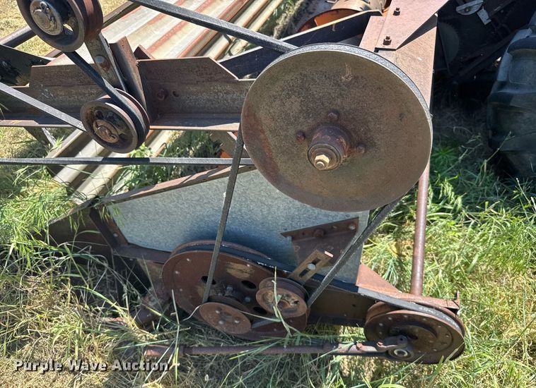 image for item ER2040 Gleaner Baldwin combine