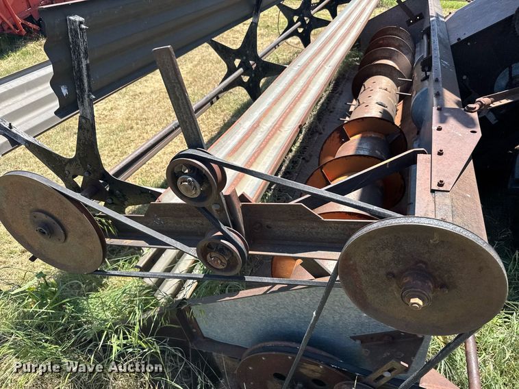 image for item ER2040 Gleaner Baldwin combine