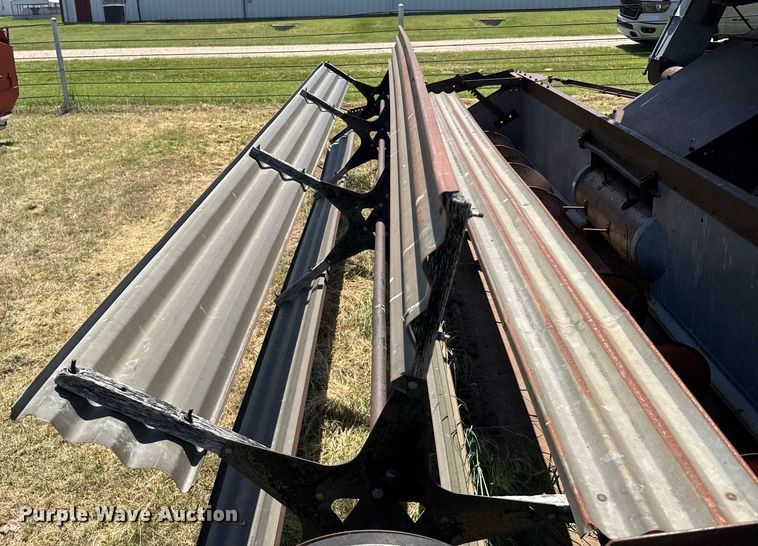 image for item ER2040 Gleaner Baldwin combine