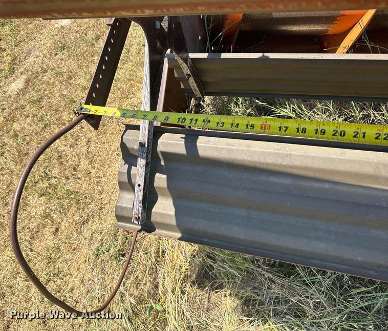 image for item ER2040 Gleaner Baldwin combine