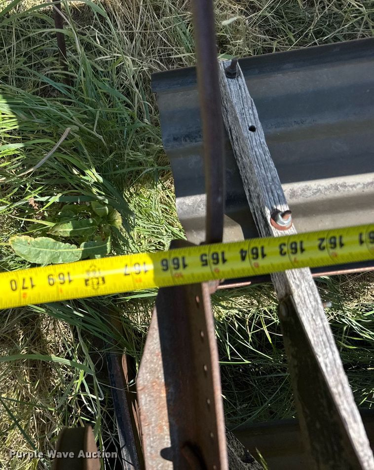 image for item ER2040 Gleaner Baldwin combine