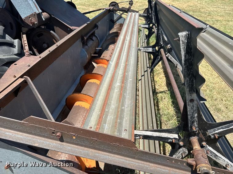 image for item ER2040 Gleaner Baldwin combine