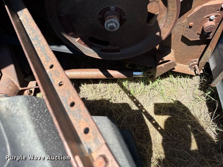 image for item ER2040 Gleaner Baldwin combine