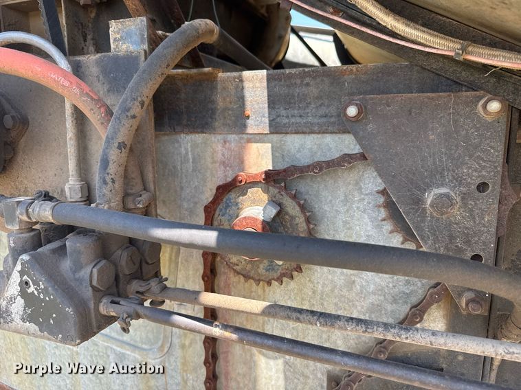 image for item ER2040 Gleaner Baldwin combine