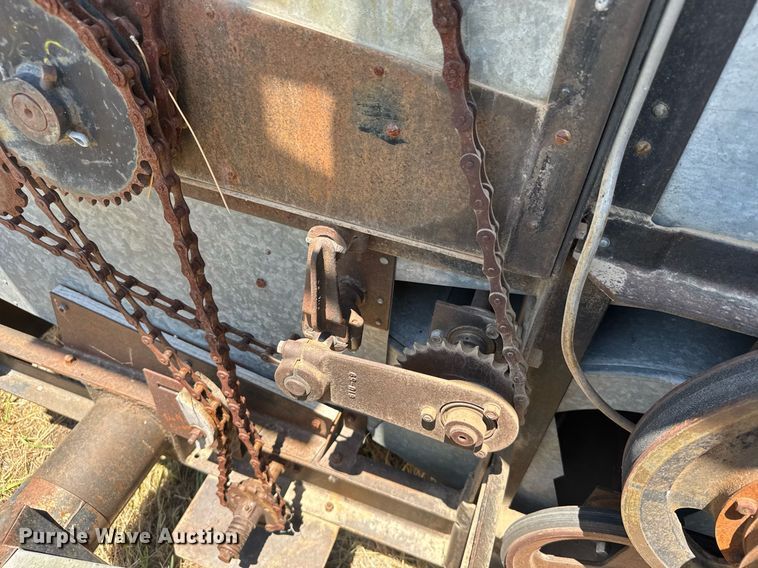 image for item ER2040 Gleaner Baldwin combine