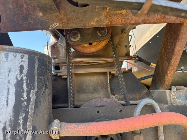 image for item ER2040 Gleaner Baldwin combine