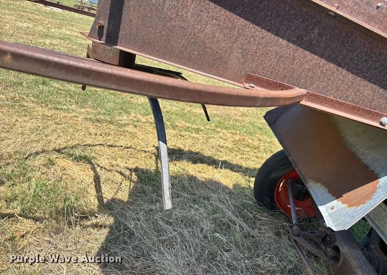 image for item ER2040 Gleaner Baldwin combine