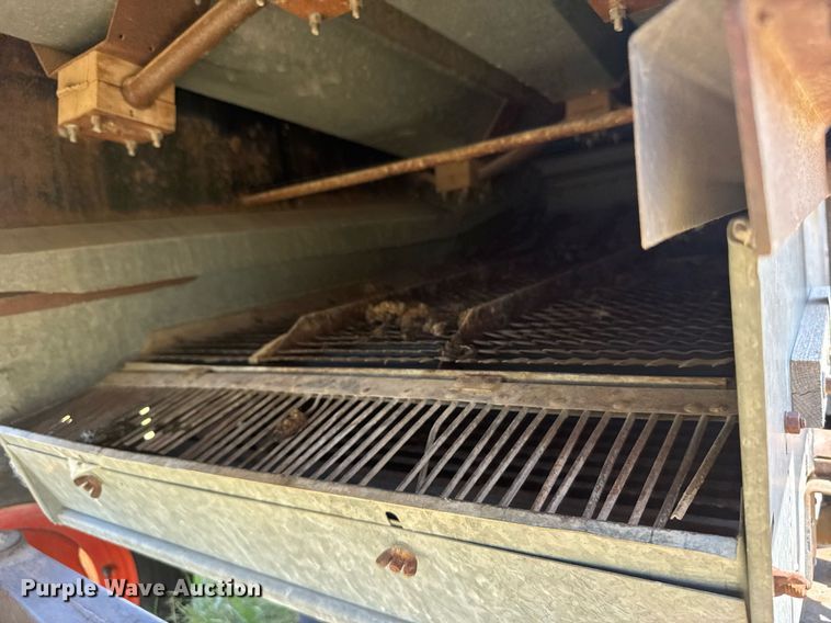 image for item ER2040 Gleaner Baldwin combine