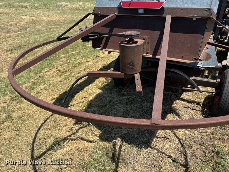 image for item ER2040 Gleaner Baldwin combine