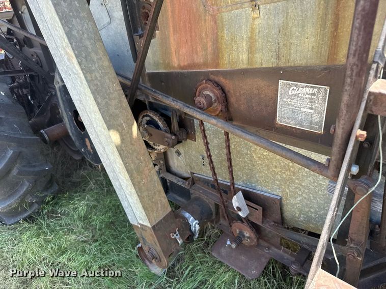 image for item ER2040 Gleaner Baldwin combine